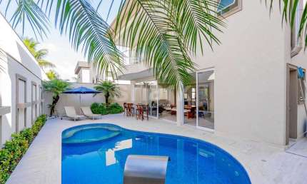 Casa à venda por R$ 5.700.000,00 em Alphaville, Santana de Parnaíba, SP