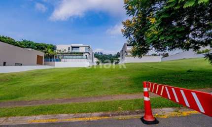Terreno à venda por R$ 2.600.000,00 no Tamboré, Santana de Parnaíba-SP