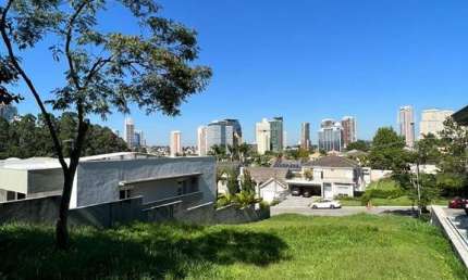 Terreno para venda por R$3.600.000 no Tamboré, Santana de Parnaíba-SP
