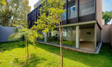 Casa à venda por R$ 18.500.000,00 na Vila Nova Conceição, São Paulo, SP