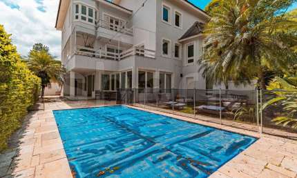Casa à venda por R$ 3.900.000,00 ou locação por R$ 14.000,00 em Alphaville, Santana de Parnaíba-SP