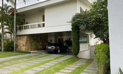 Casa à venda por R$5.300.000,00 em Alphaville, Barueri- SP
