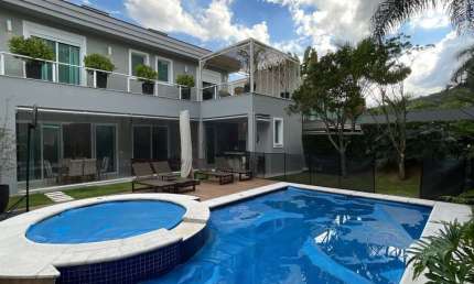 Casa em condomínio de luxo, Santana de Parnaíba-SP, 4 suítes