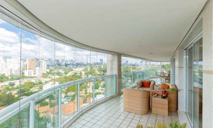 Luxuosa Cobertura Duplex à Venda em São Paulo - Pacaembu