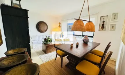 Apartamento na ponta da praia, em santos, com 2 dormitórios, vista mar total de todos os ambientes, elevador, salão de festa e vaga demarcada