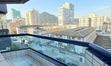 Apartamento de 2 dormitórios com 81m2 no canto do forte a 400m da praia