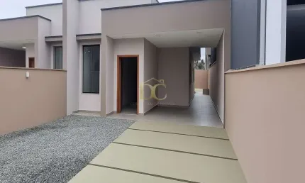 Casa térrea com 3 dormitórios e 6 metros de abertura