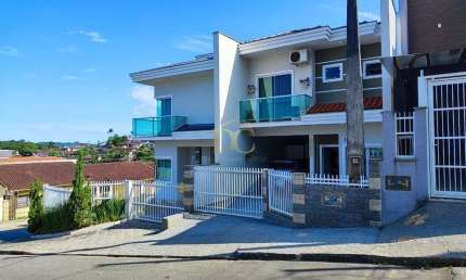Casa com 3 quartos à venda no Petrópolis, Joinville 