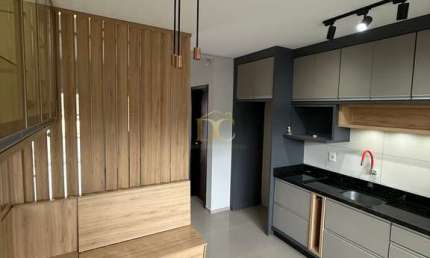 Sobrado no Boa Vista com 3 quartos e 5 metros de abertura