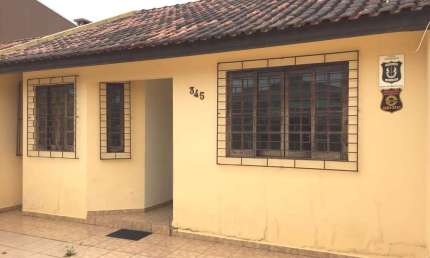 Casa com 2 quartos para alugar na Palmas, 345, Cruzeiro, São José dos Pinhais por R$ 1.800