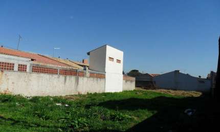 Terreno comercial para alugar na Rua Heitor Moro, 378, Costeira, São José dos Pinhais por R$ 2.100
