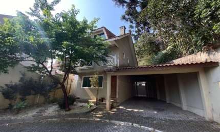 Casa em condomínio fechado com 3 quartos para alugar na Rua Quirino Zagonel, 327, Braga, São José dos Pinhais por R$ 3.200