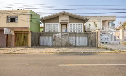 Casa à venda na Rua Paulino de Siqueira Cortes, 1280, Centro, São José dos Pinhais por R$ 1.200.000