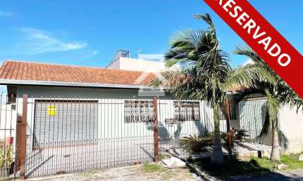 Casa com 3 quartos à venda na Francisco Geremias, 110, Guatupê, São José dos Pinhais por R$ 500.000