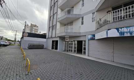 Ponto comercial para alugar na Rua Alberto Kosop, 190, Pinheirinho, Curitiba por R$ 6.100