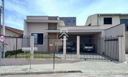 Casa com 3 quartos à venda na Rua Benjamin Palu, 196, Santo Antônio, São José dos Pinhais por R$ 679.000