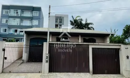 Casa com 2 quartos para alugar na Rua Rondônia, 549, Boneca do Iguaçu, São José dos Pinhais por R$ 2.500