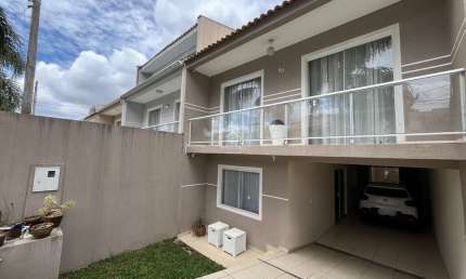 Casa com 3 quartos à venda na Rua João Batista Manzoque, 60, Bom Jesus, São José dos Pinhais por R$ 730.000