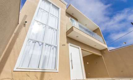 Casa com 3 quartos à venda na Rua Celestina Escolaro Foggiatto, 404, Cruzeiro, São José dos Pinhais por R$ 950.000
