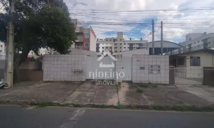 Casa com 2 quartos para alugar na Rua José Ivahi Camargo, 297, Pedro Moro, São José dos Pinhais por R$ 1.000