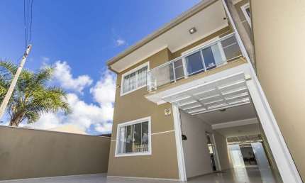 Casa com 3 quartos à venda na Rua Brigadeiro Arthur Carlos Peralta, 470, Bom Jesus, São José dos Pinhais por R$ 830.000