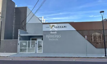 Sala comercial para alugar na Rua Veríssimo Marques, 1160, Centro, São José dos Pinhais por R$ 2.650