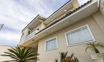 Casa com 3 quartos à venda na Beija-flor, 278, Aviação, São José dos Pinhais por R$ 985.000