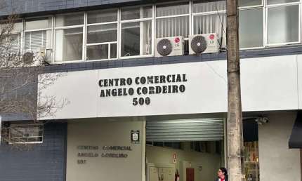 Ponto comercial para alugar na Rua João Ângelo Cordeiro, 500, Bom Jesus, São José dos Pinhais por R$ 2.200