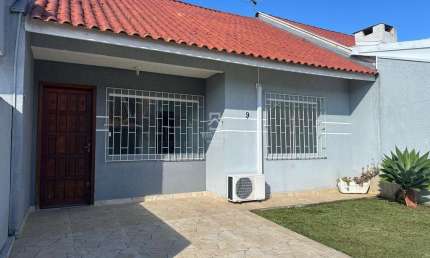 Casa em condomínio fechado com 2 quartos para alugar na Rua Espírito Santo, 419, Santo Antônio, São José dos Pinhais por R$ 2.200