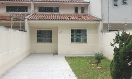 Casa com 3 quartos para alugar na Rua Francisco Munõz Madrid, 1753, Roseira, São José dos Pinhais por R$ 2.500