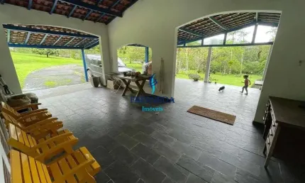 Sítio para venda, casa-sede: 4 dorms, 2 suites, 300 m²