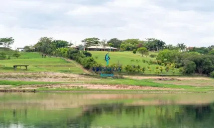 Maravilhosa casa na beira da represa de delfinópolis