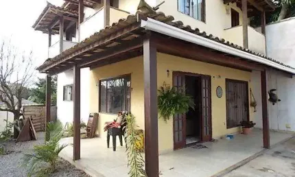 Casa para venda em armação dos búzios, rasa, 3 dormitórios, 1 suíte, 2 banheiros, 1 vaga