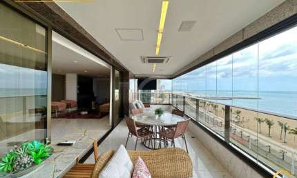 AP Frente Mar com vista panorâmica, piso 100% em mármore, suíte master com 02 Closets, porteira fechada e nada para fazer, só entrar e morar.
