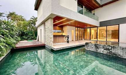 Casa com 5 dormitórios à venda, 367 m² por R$ 3.800.000,00 - Cidade Alpha - Eusébio/CE