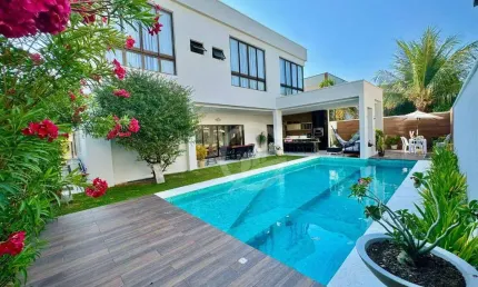 Disponível para você. uma residência em lote único com incríveis 17,5m de fachada, que tal?