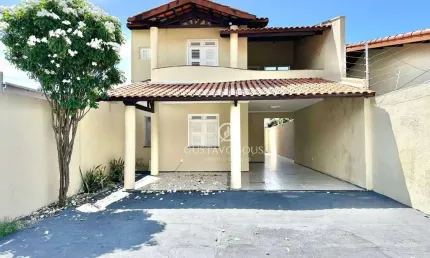 Casa na Lagoa Redonda com 4 dormitórios à venda, 230 m² por R$ 580.000 - Lagoa Redonda - Fortaleza/CE