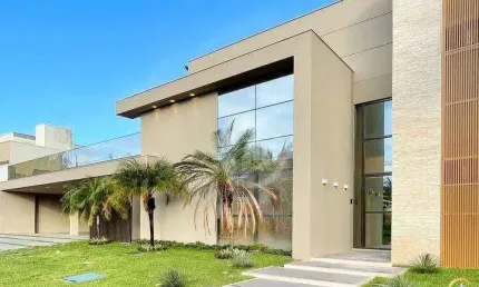 Mansão com fachada arrojada e elegante, feita nos mínimos detalhes
