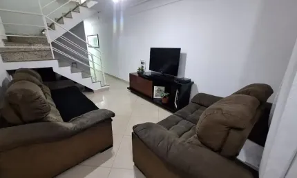 endo este  lindo sobrado de 128m2 de área útil e área total de 179m2