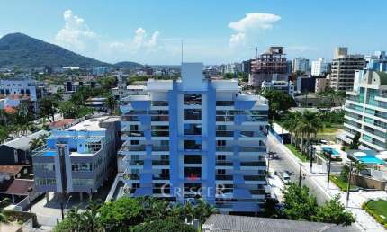 Cobertura duplex, localizada no coração de Caiobá, a apenas 2 quadras do mar.
