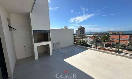 Cobertura duplex reformada, apenas uma quadra do mar!