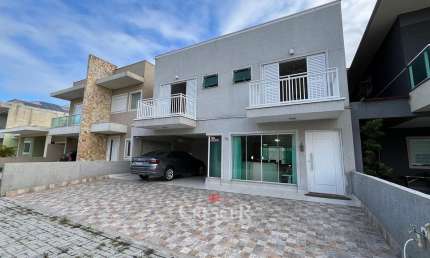 Casa com 4 quartos à venda na Avenida Paranaguá, 11534, Costa Azul, Matinhos