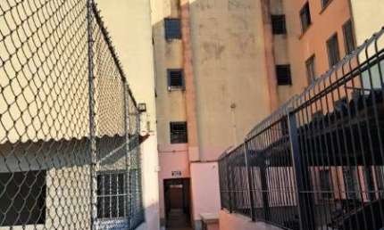 Apartamento com 2 quartos para alugar na Rua Marinho Arcanjo dos Santos, 550, Jardim Santa Terezinha, São Paulo por R$ 1.100