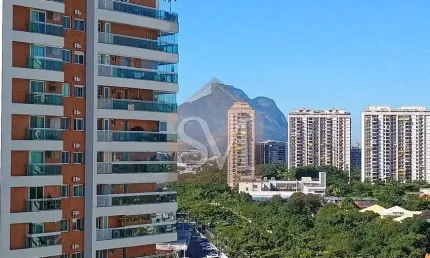 Excelente Apartamento Duplex na Barra da Tijuca, 3 Quartos, 1 Suíte, 121 m², Condomínio Américas Park Sunshine, andar alto, 2 Vagas Garagem, 3 Banheiros.