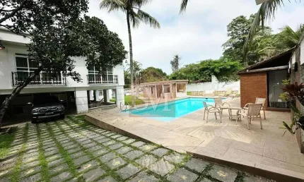 Casa de Luxo em Condomínio: 6 Quartos, Piscina e Sauna em Vargem Pequena, Rio de Janeiro-RJ