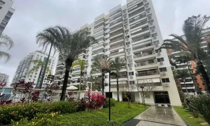 Cobertura duplex para alugar na barra olímpica, rj: 2 quartos, 1 suíte, vista lagoa, 2 vagas de garagem!