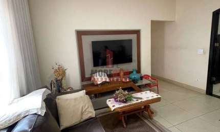 Oportunidade Única! Casa de Esquina com Potencial Comercial