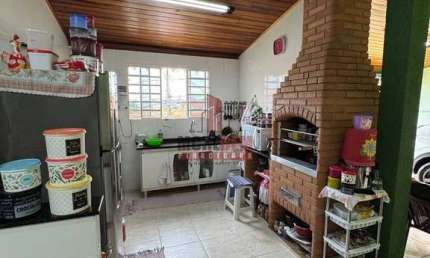 Casa com amplo terreno no Jaraguá - 2 dorms e espaço gourmet