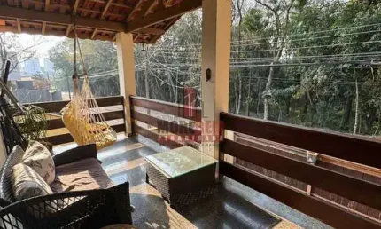 Casa no Parque Santa Cecília, 3 dorms, suite, quintal e edícula, elevador