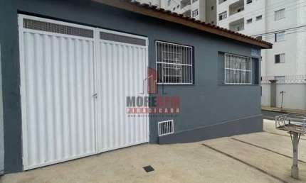 Casa à venda na Vila Independência com 2 dorms, 1 banheiro, 1 vaga.
